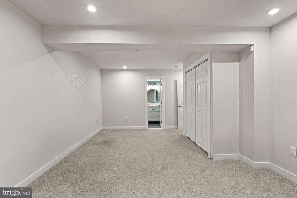 1601 RAMPART DRIVE