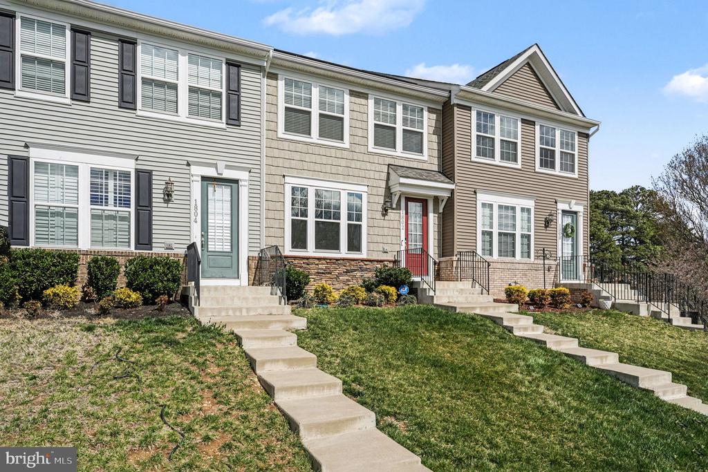 1802 BRISCOE LANE