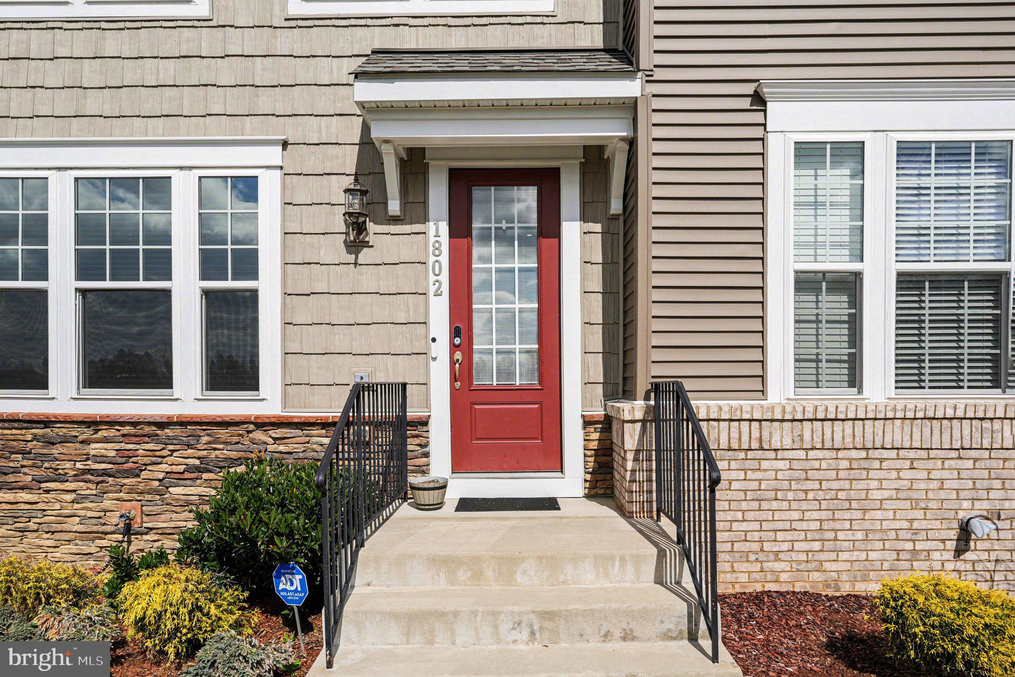 1802 BRISCOE LANE