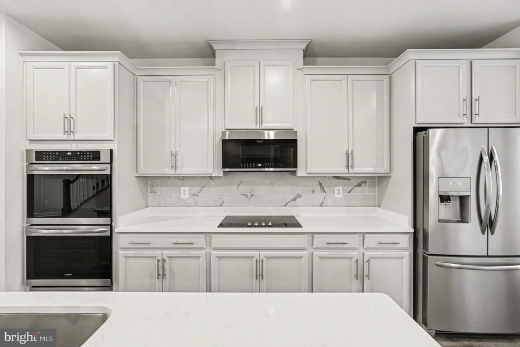 1802 BRISCOE LANE