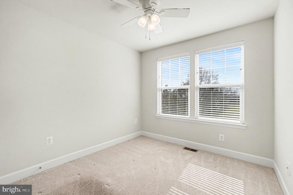1802 BRISCOE LANE