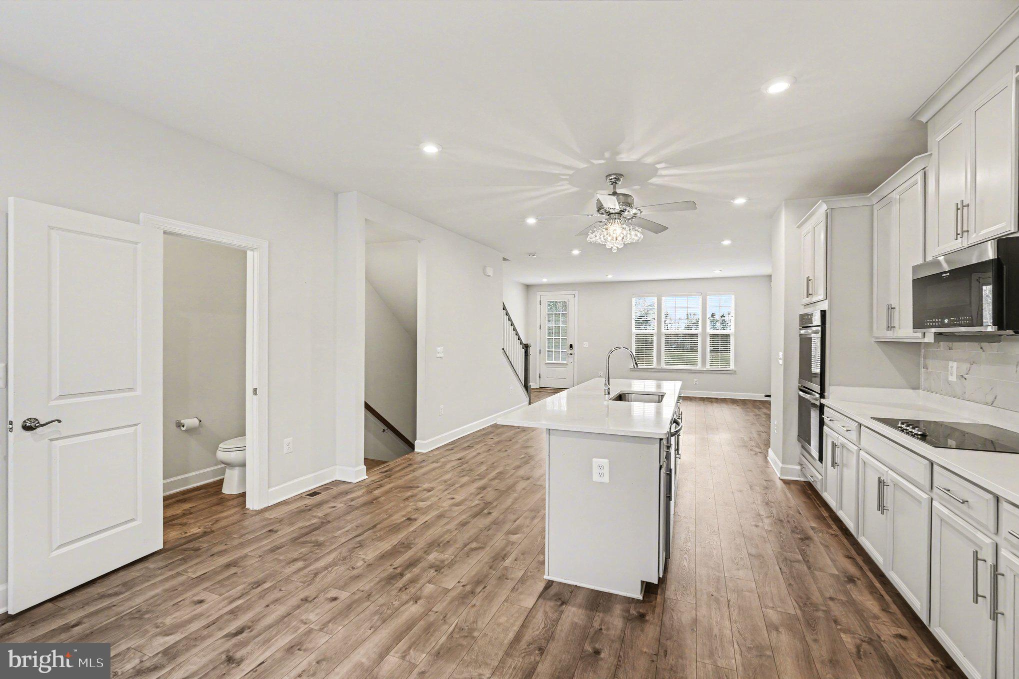 1802 BRISCOE LANE