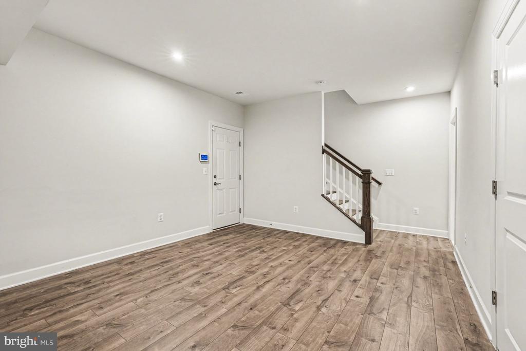 1802 BRISCOE LANE