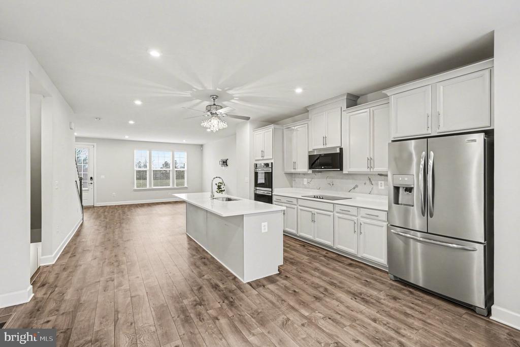 1802 BRISCOE LANE