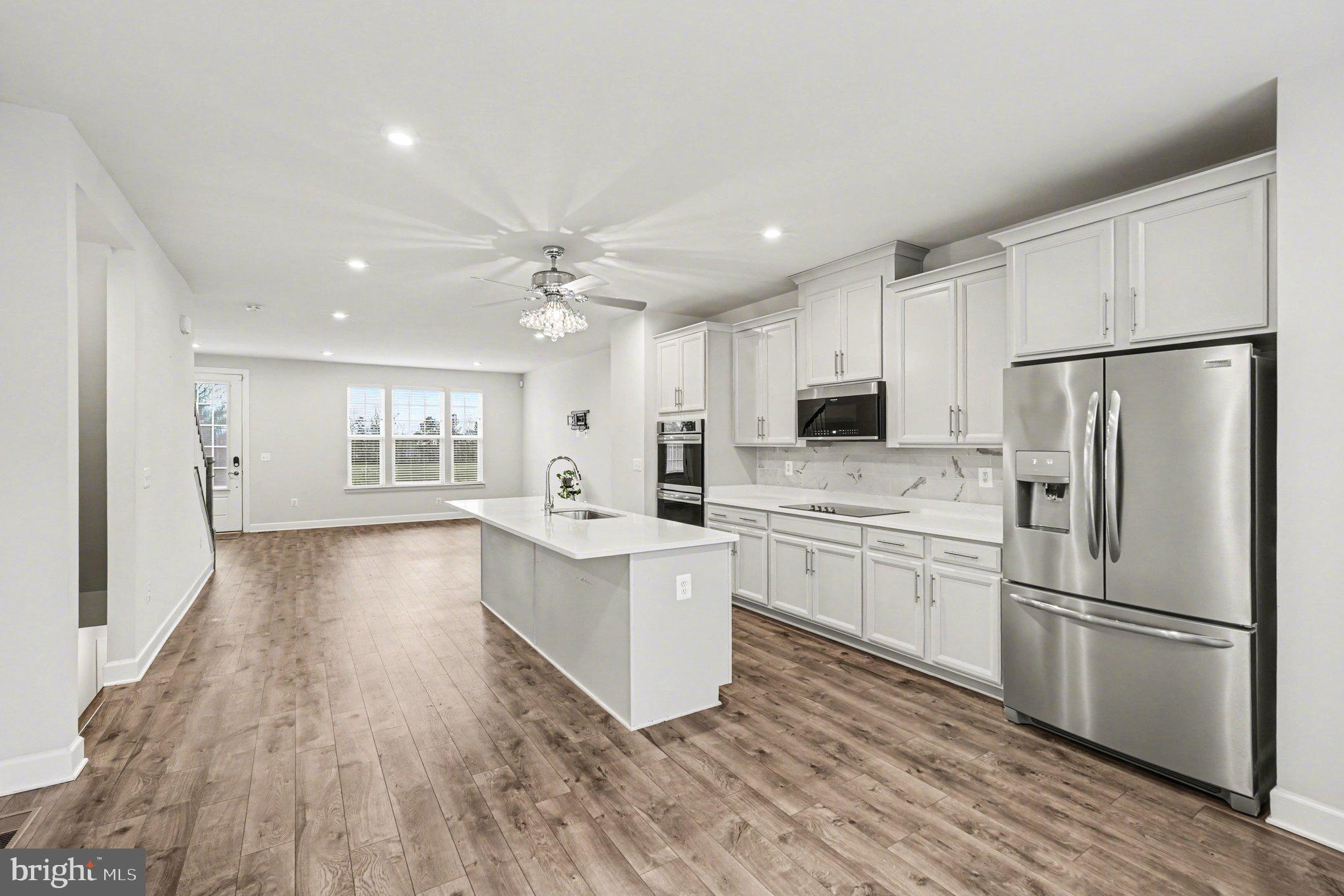 1802 BRISCOE LANE
