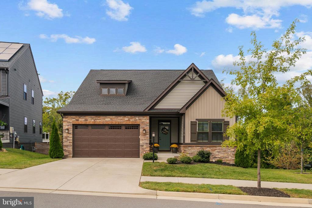 1218 CITY VIEW LANE