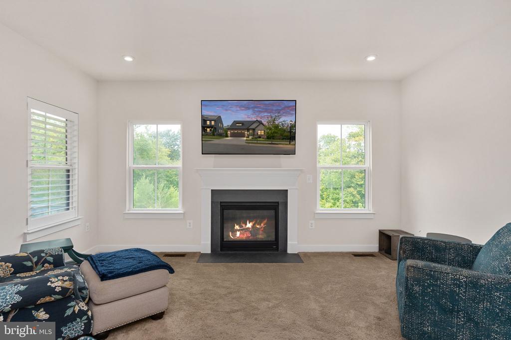 1218 CITY VIEW LANE