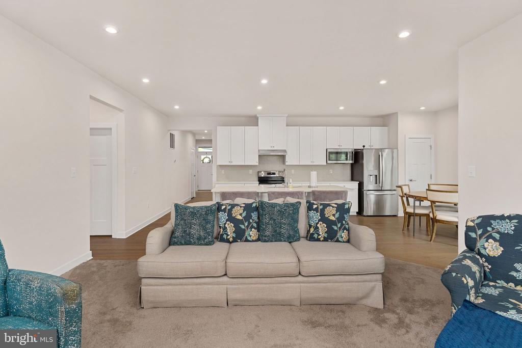 1218 CITY VIEW LANE