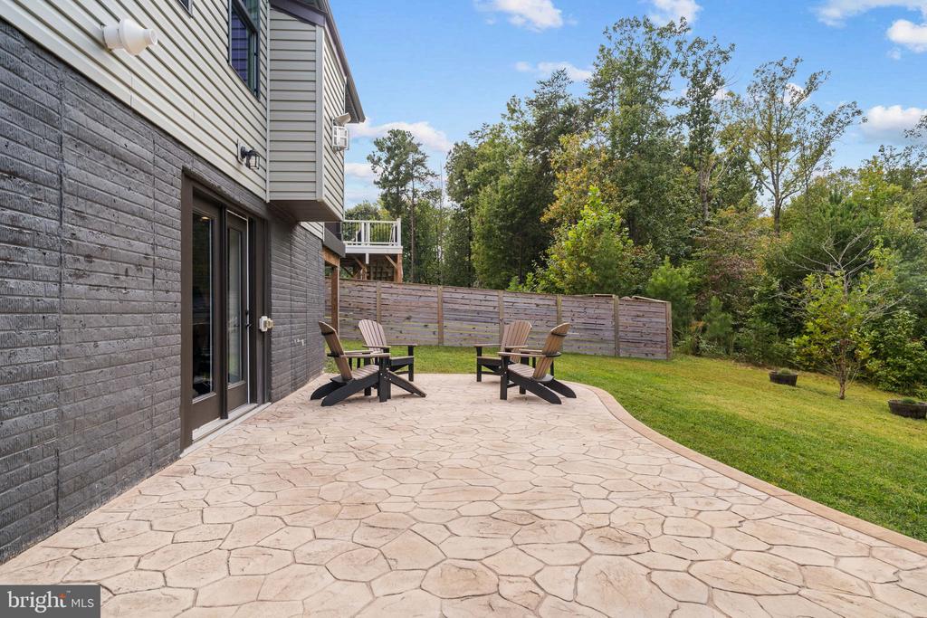 1218 CITY VIEW LANE