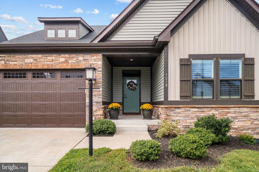 1218 CITY VIEW LANE