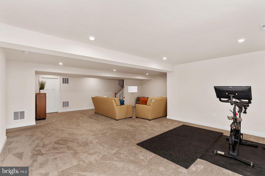 1218 CITY VIEW LANE