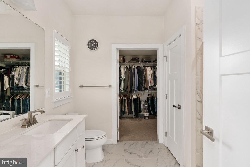 1218 CITY VIEW LANE