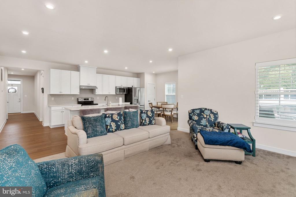 1218 CITY VIEW LANE