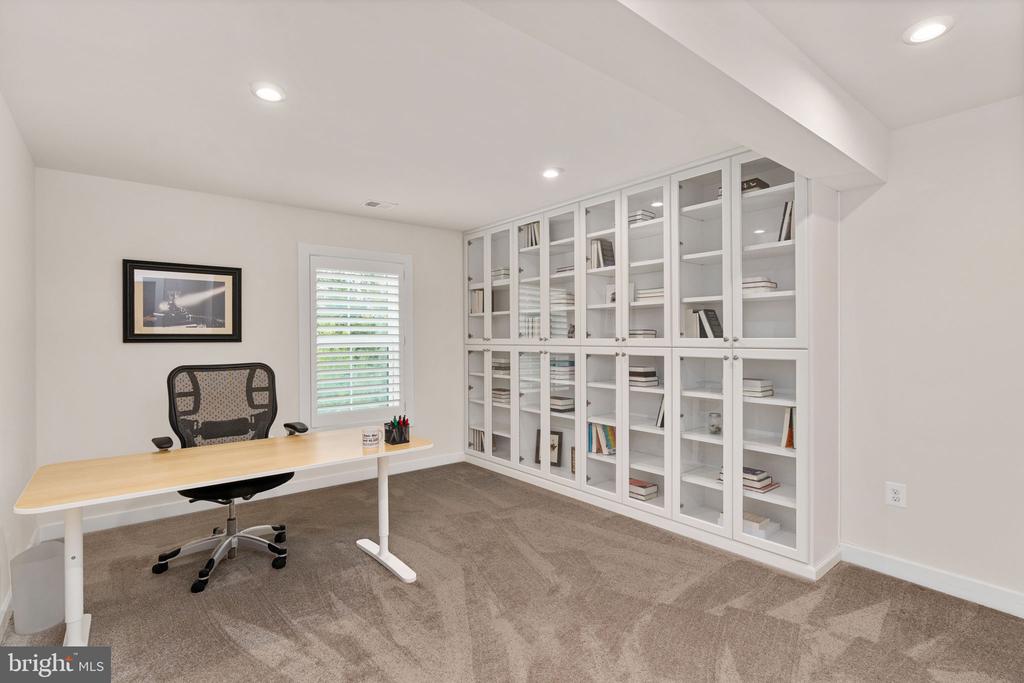 1218 CITY VIEW LANE