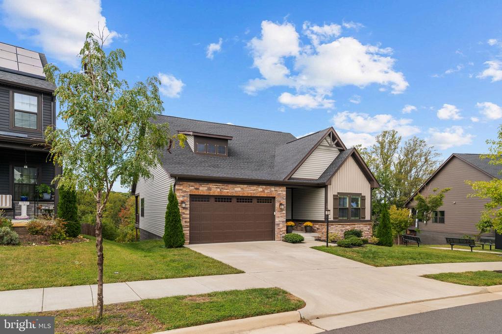 1218 CITY VIEW LANE