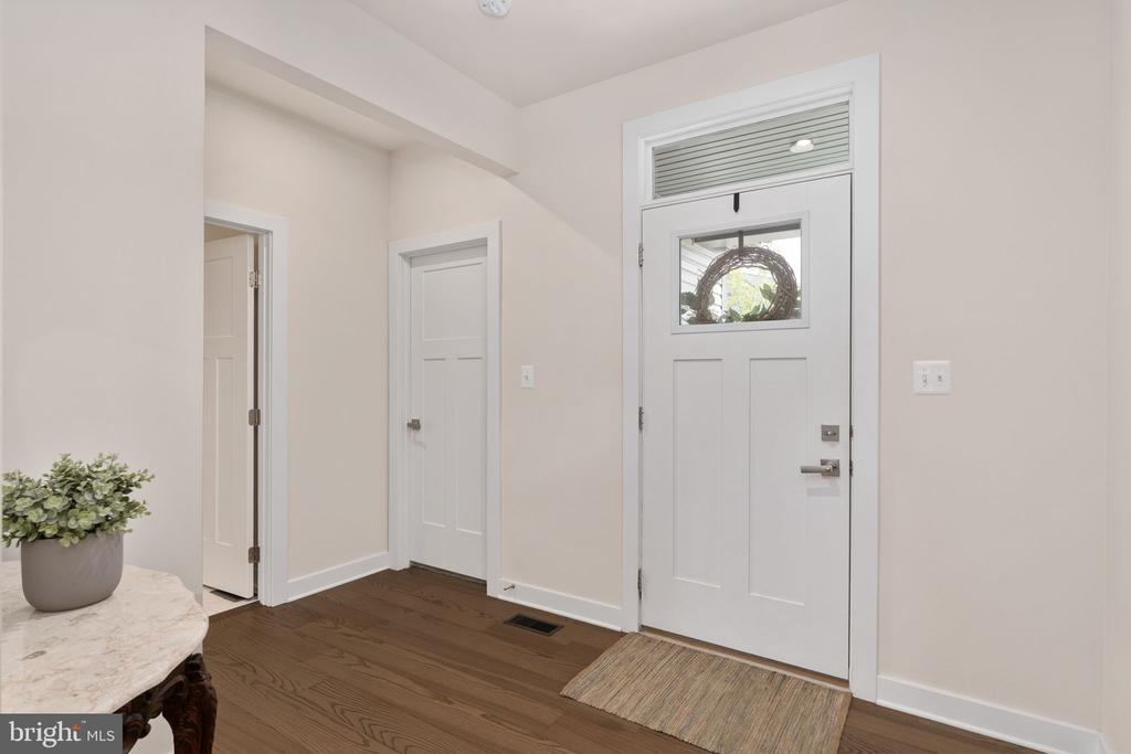 1218 CITY VIEW LANE