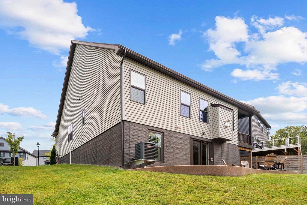 1218 CITY VIEW LANE