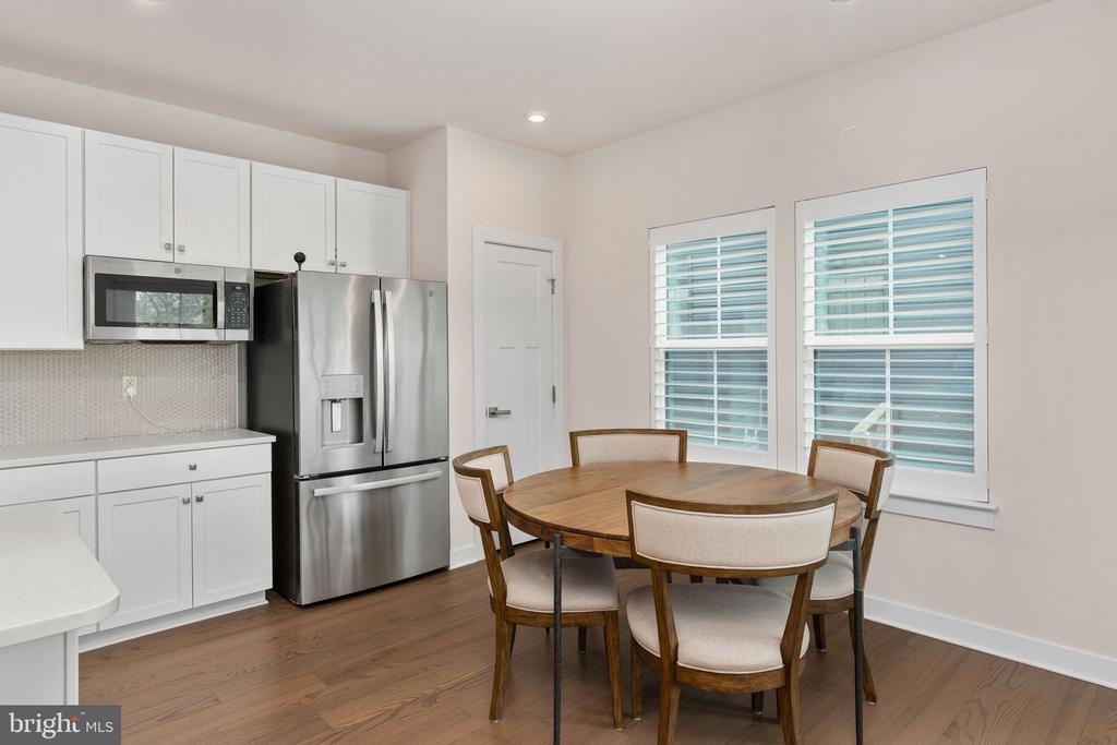 1218 CITY VIEW LANE