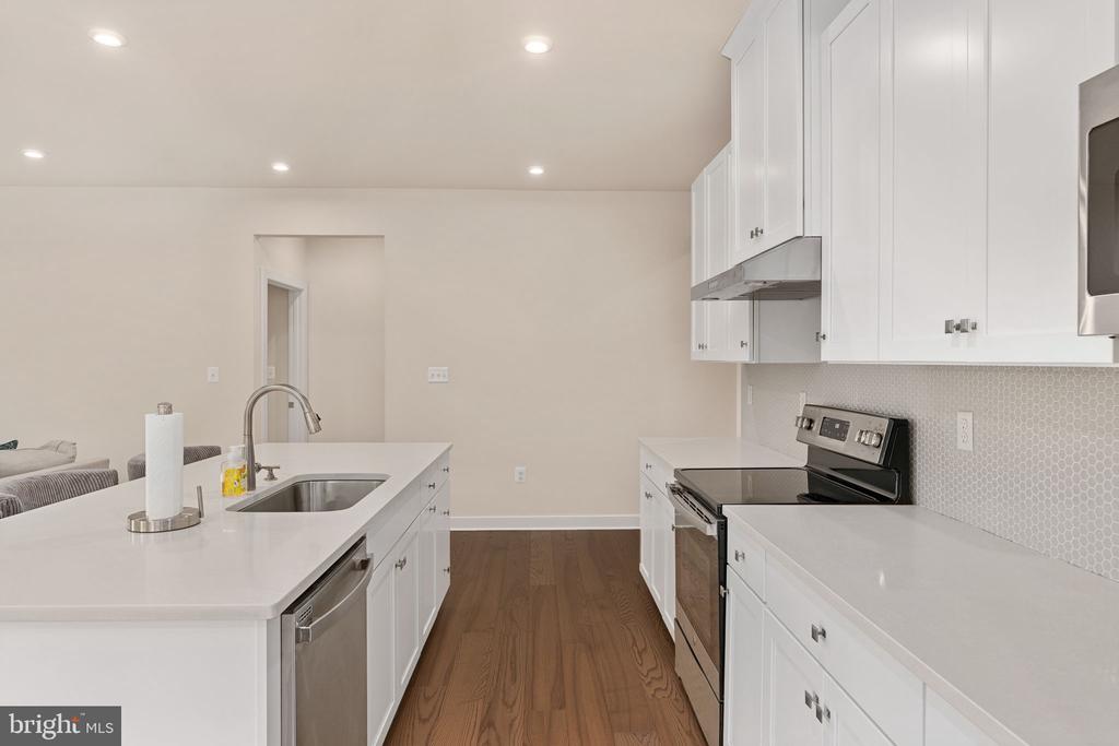 1218 CITY VIEW LANE