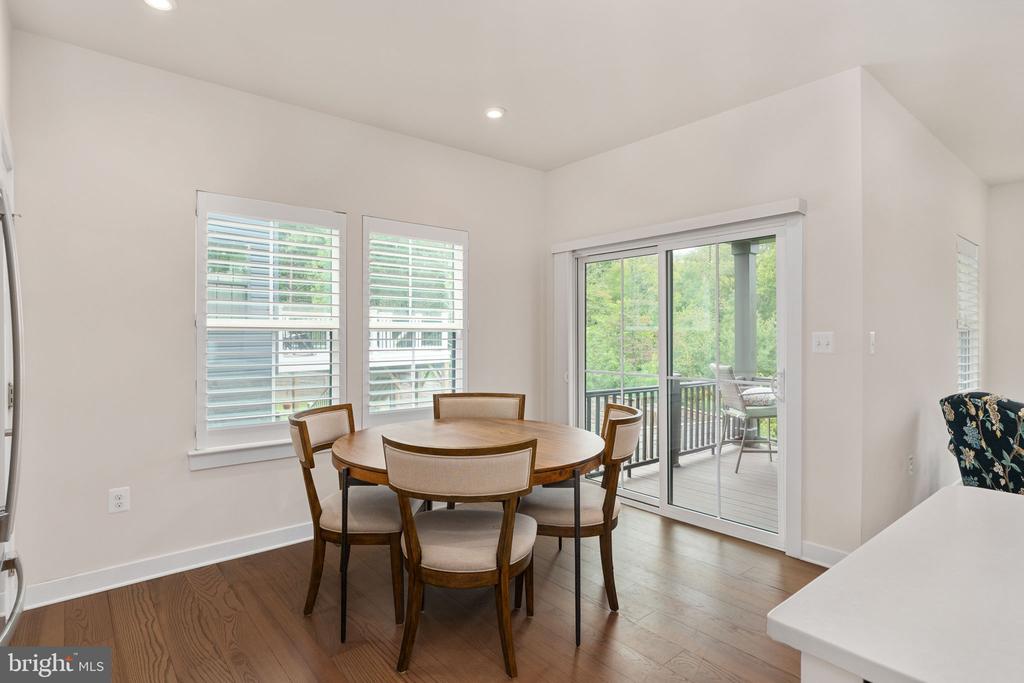 1218 CITY VIEW LANE