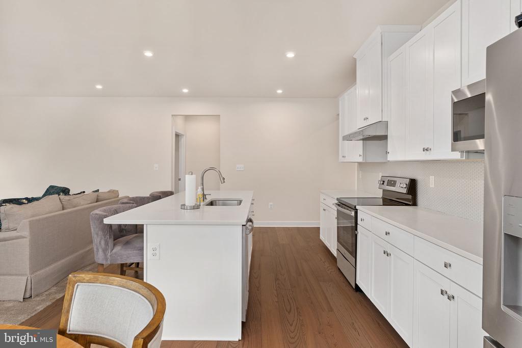 1218 CITY VIEW LANE