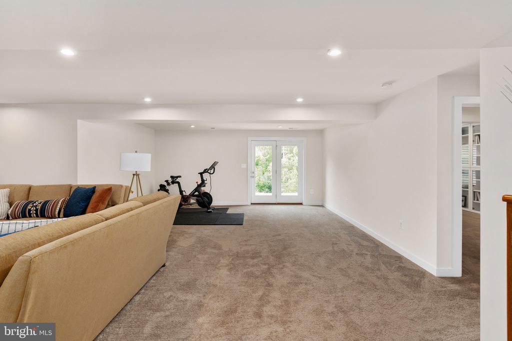 1218 CITY VIEW LANE
