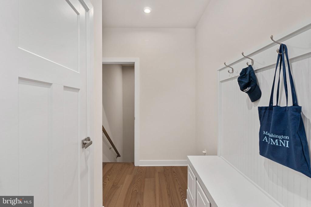 1218 CITY VIEW LANE