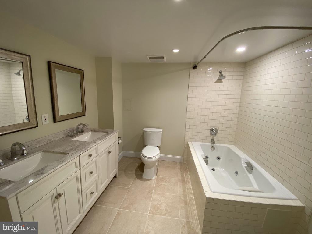 3423 ANDOVER DRIVE
