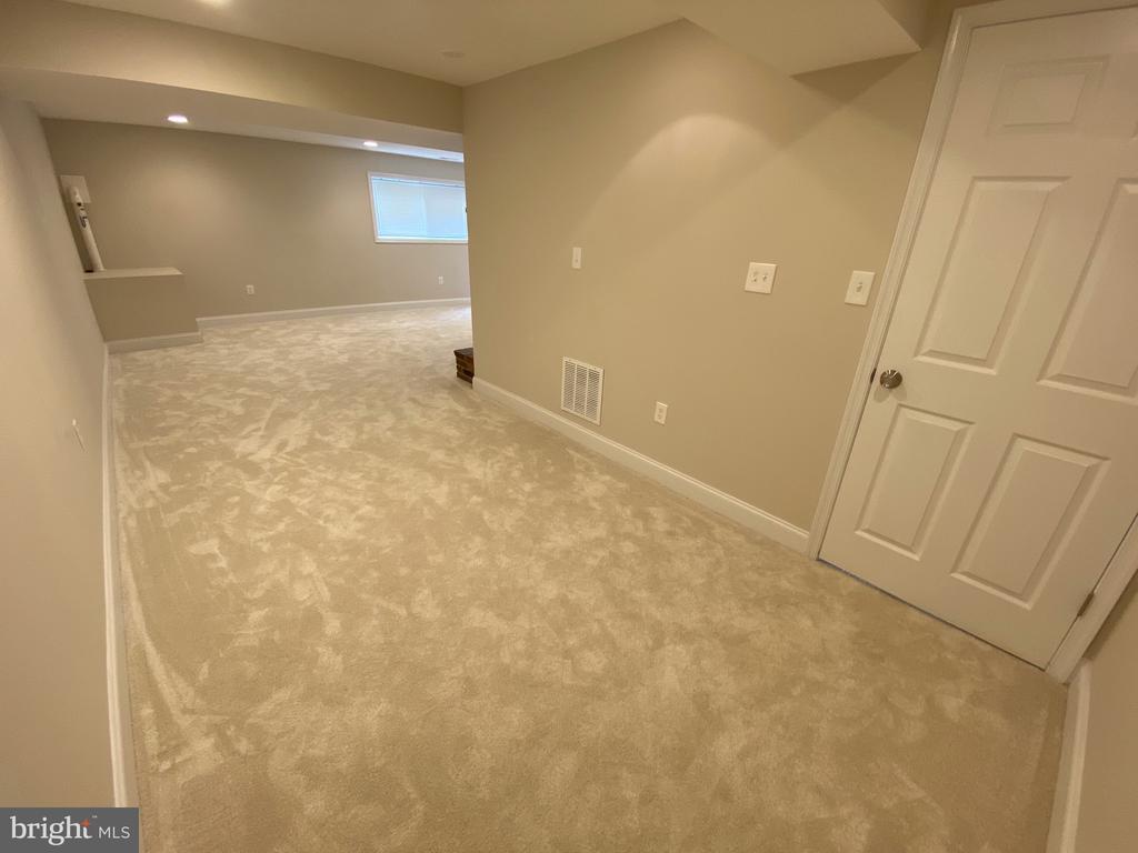 3423 ANDOVER DRIVE