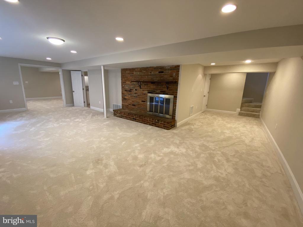 3423 ANDOVER DRIVE