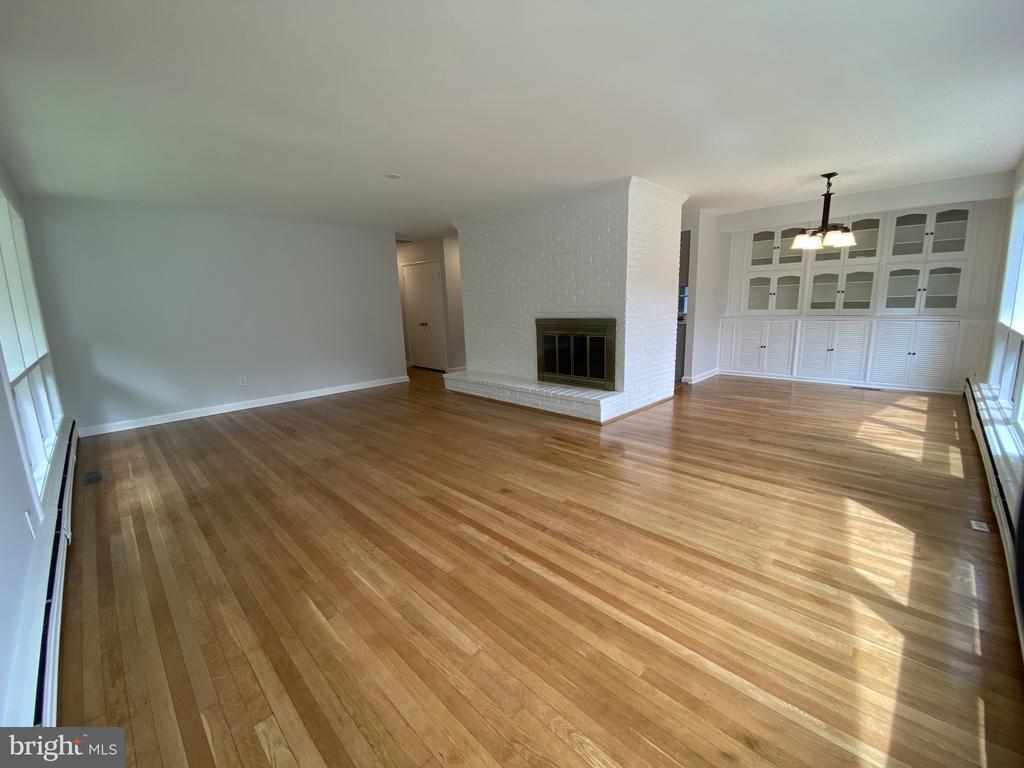 3423 ANDOVER DRIVE