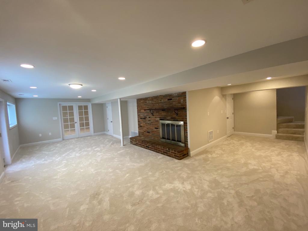 3423 ANDOVER DRIVE