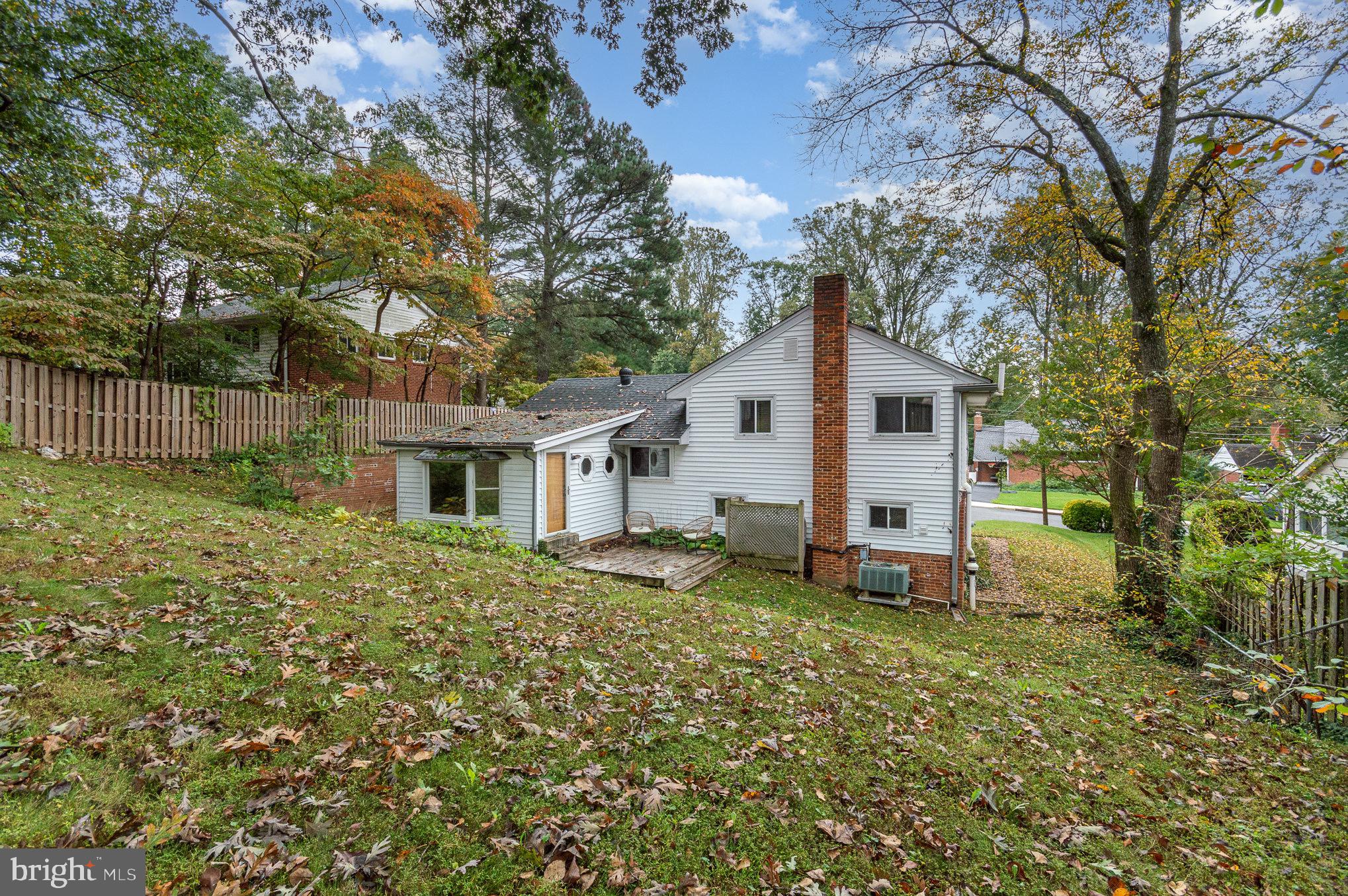 10822 WOODLAND DRIVE