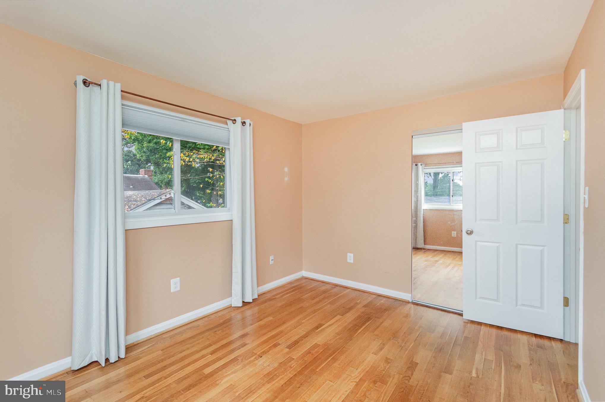 10822 WOODLAND DRIVE