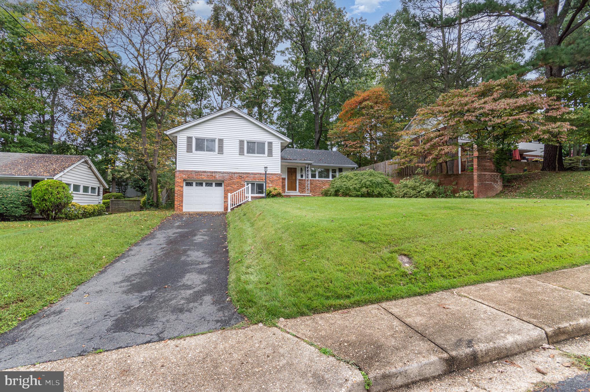 10822 WOODLAND DRIVE