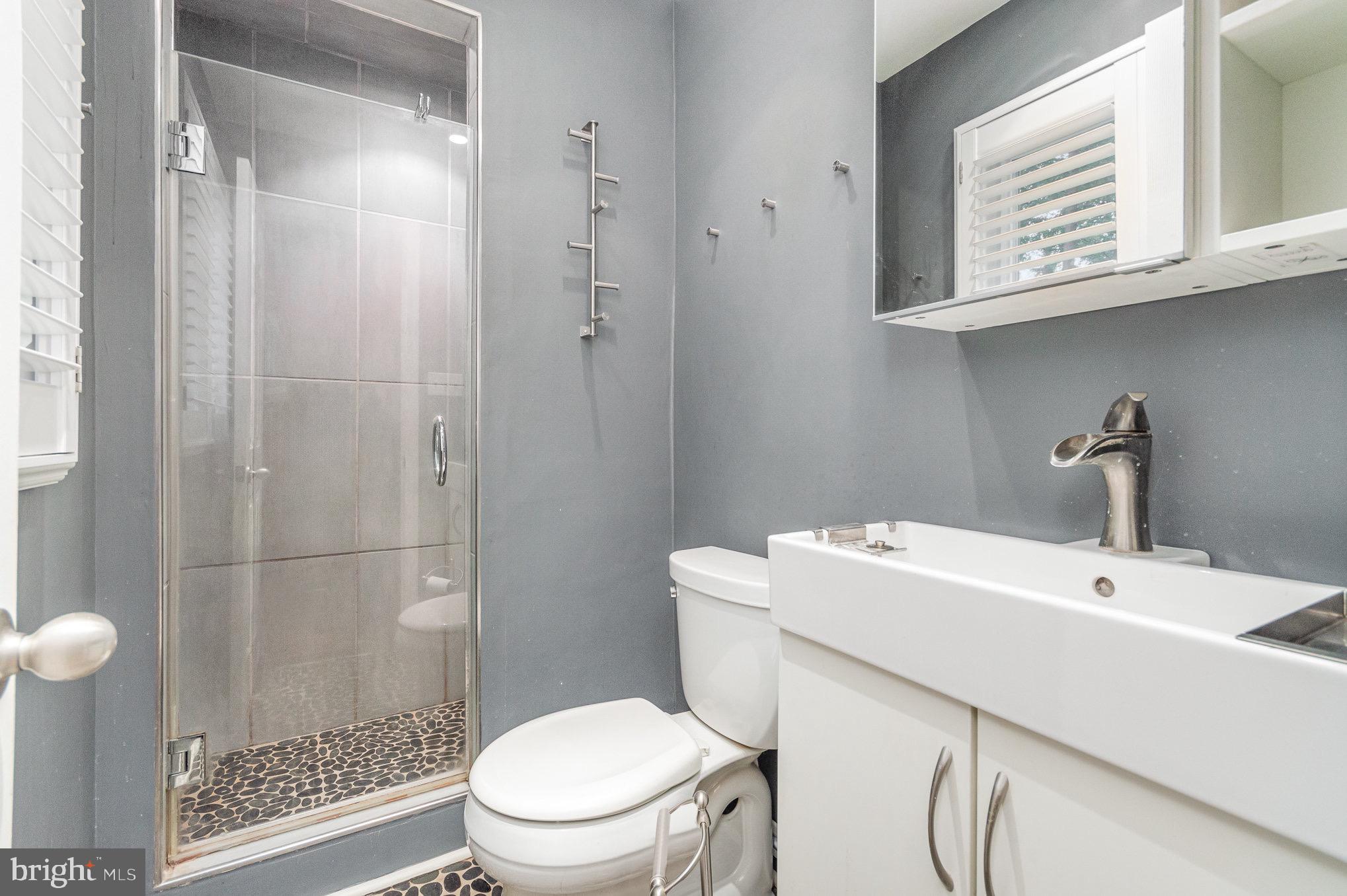 10822 WOODLAND DRIVE