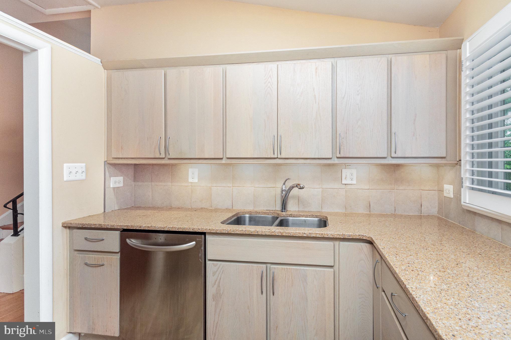 10822 WOODLAND DRIVE