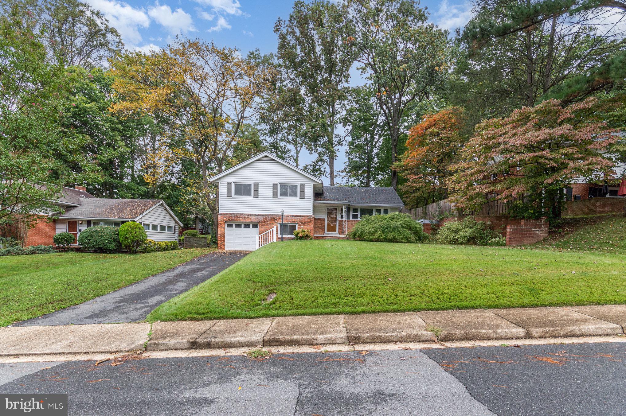 10822 WOODLAND DRIVE