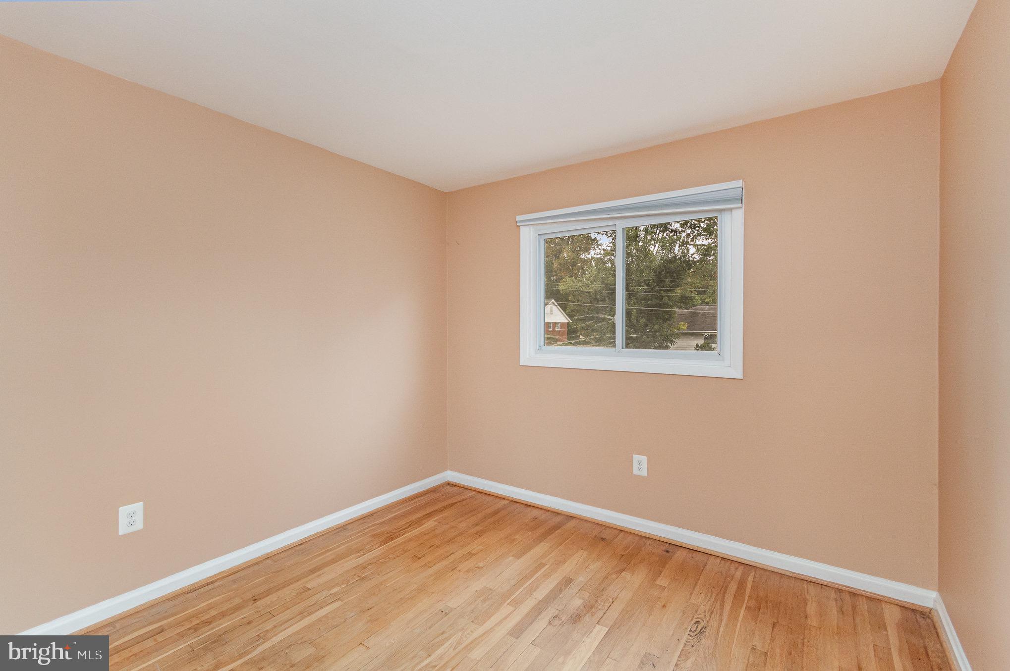 10822 WOODLAND DRIVE