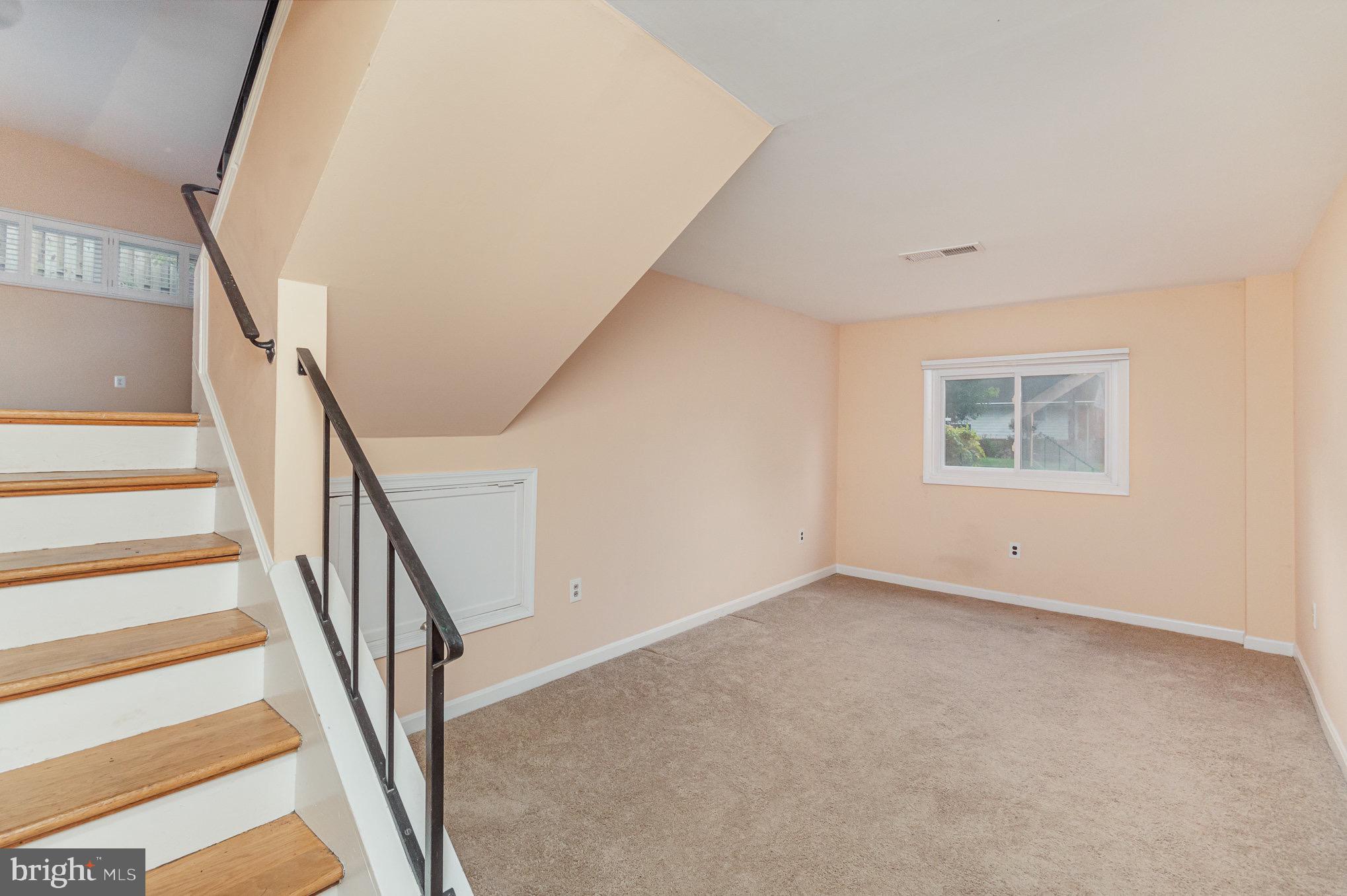 10822 WOODLAND DRIVE