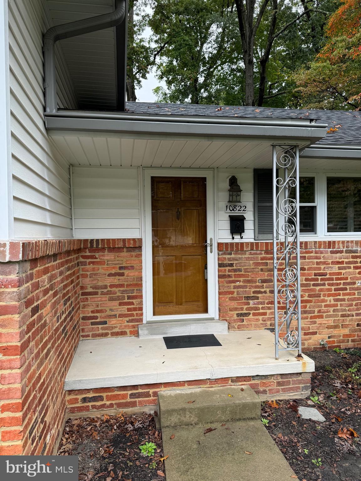 10822 WOODLAND DRIVE