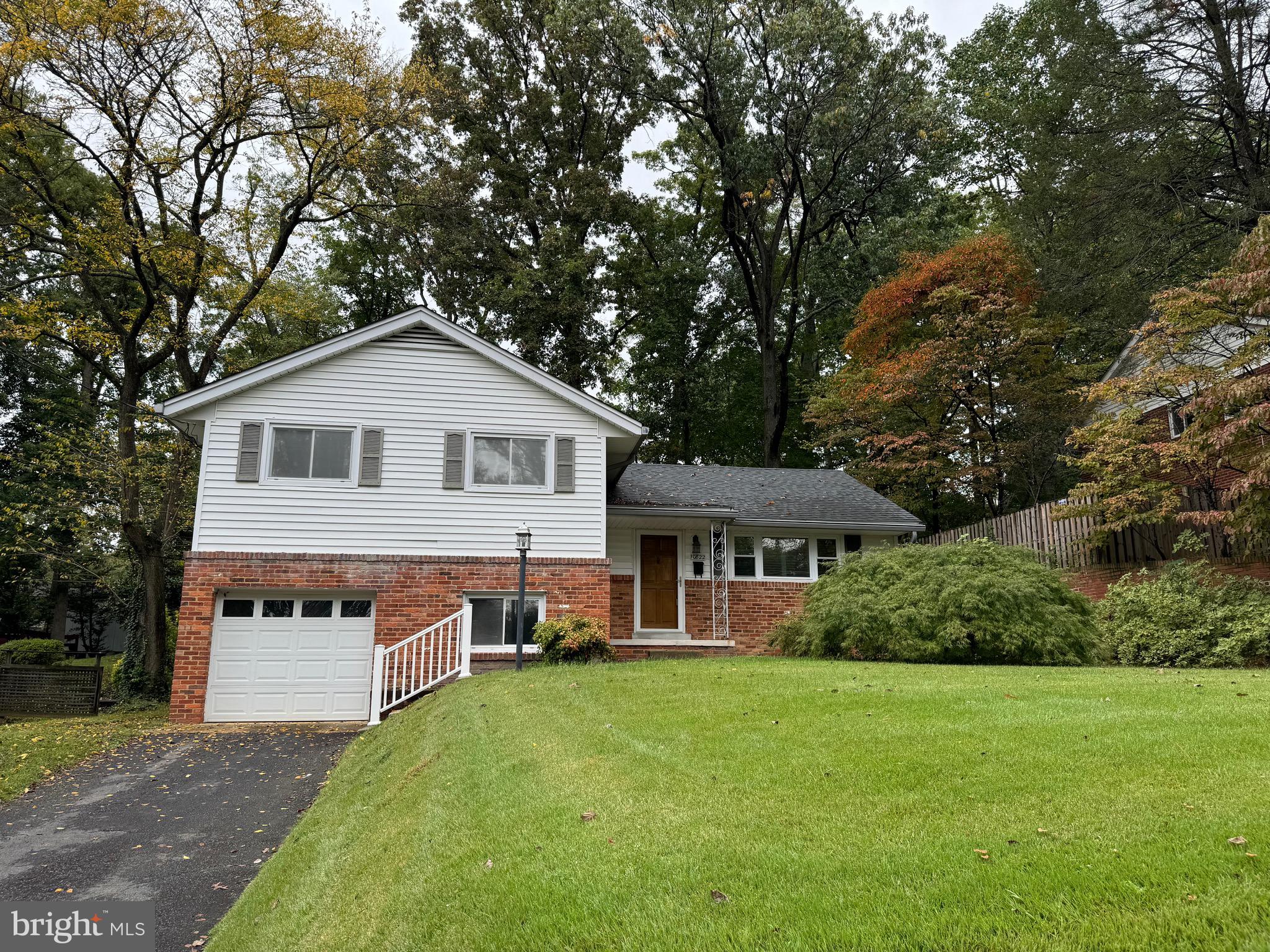 10822 WOODLAND DRIVE