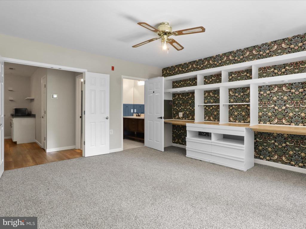 4105 OXFORD LANE 101