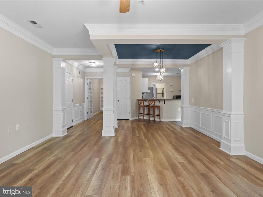 4105 OXFORD LANE 101