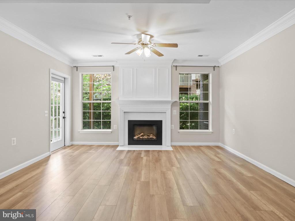 4105 OXFORD LANE 101