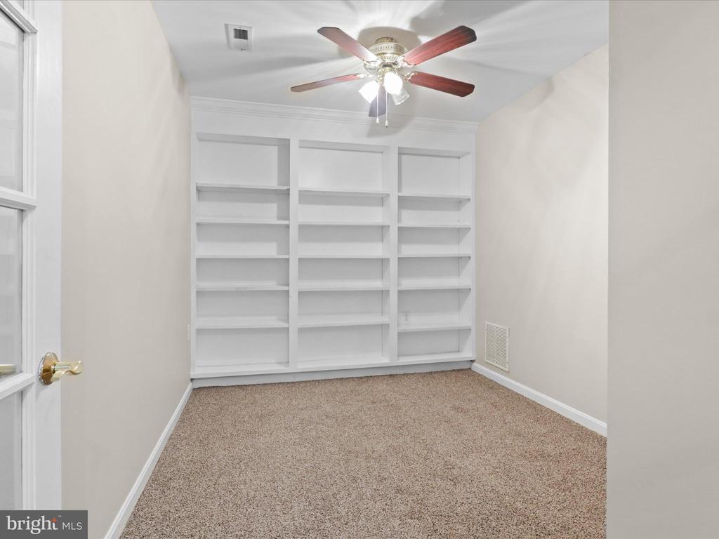 4105 OXFORD LANE 101