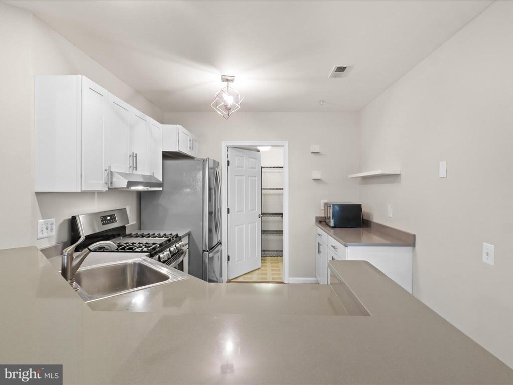 4105 OXFORD LANE 101