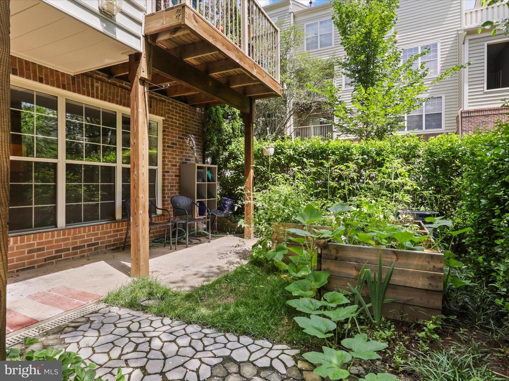 4105 OXFORD LANE 101