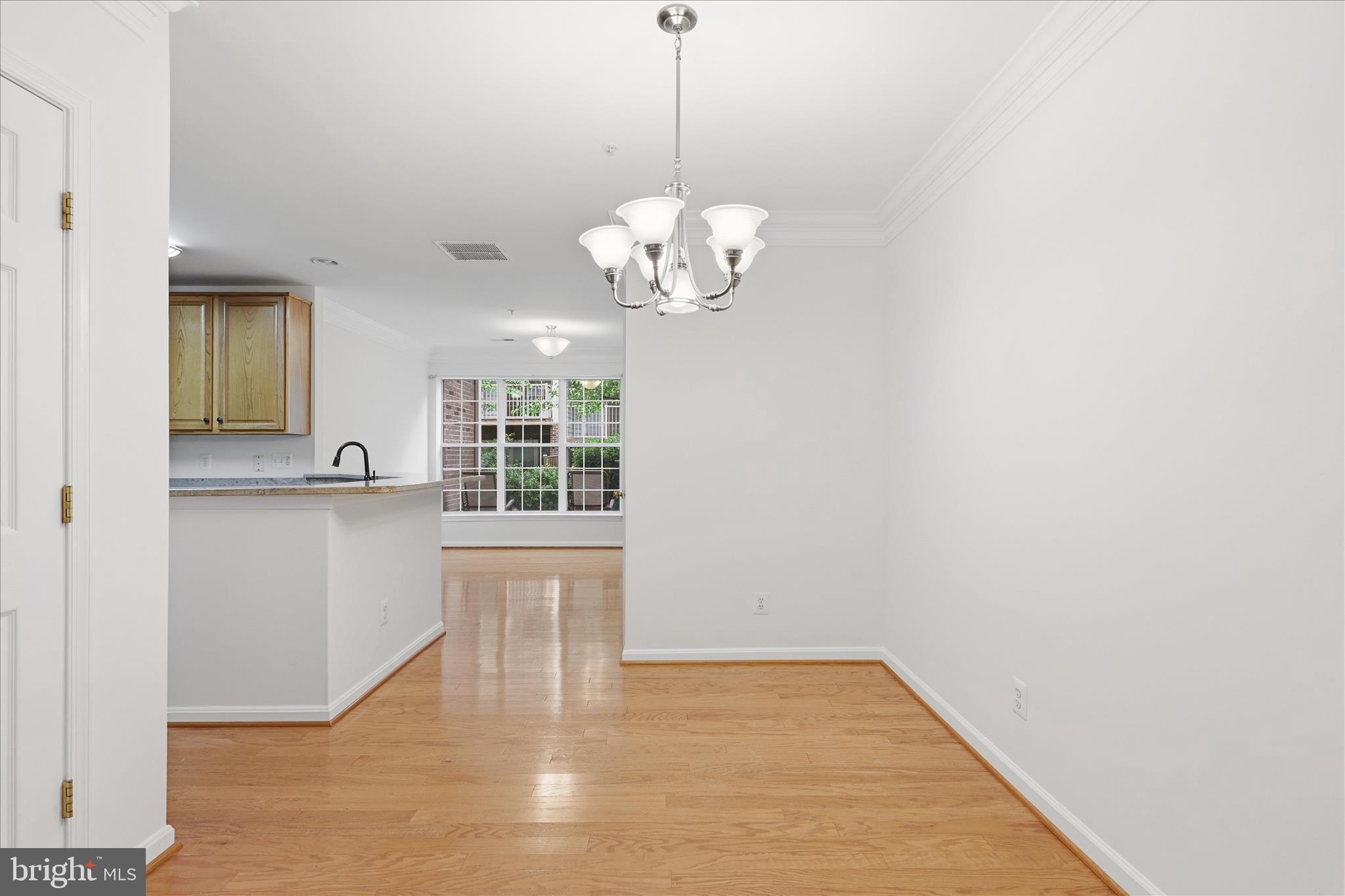 4108 VANDERBILT COURT