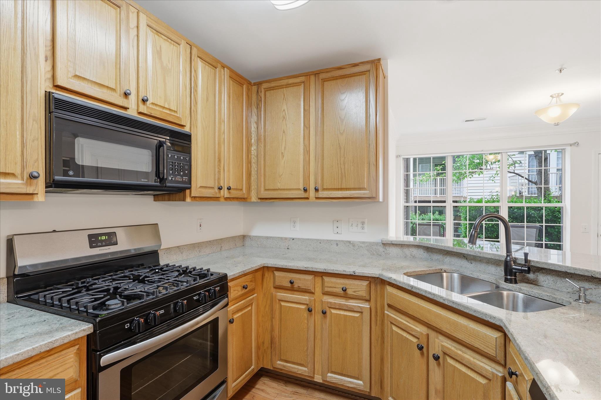4108 VANDERBILT COURT